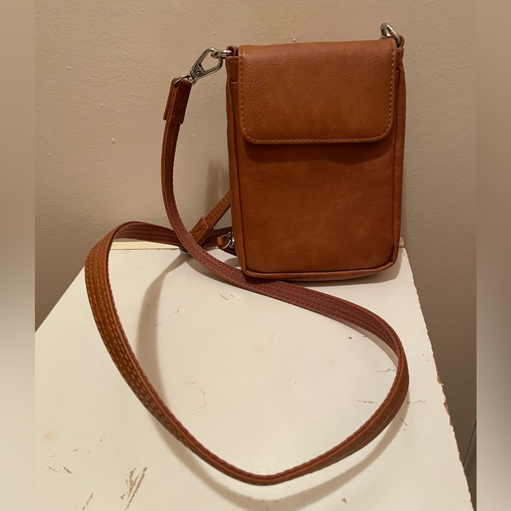 Hammacher Schlemmer Tan Genuine Leather Crossbody Wallet Phone Travel Bag